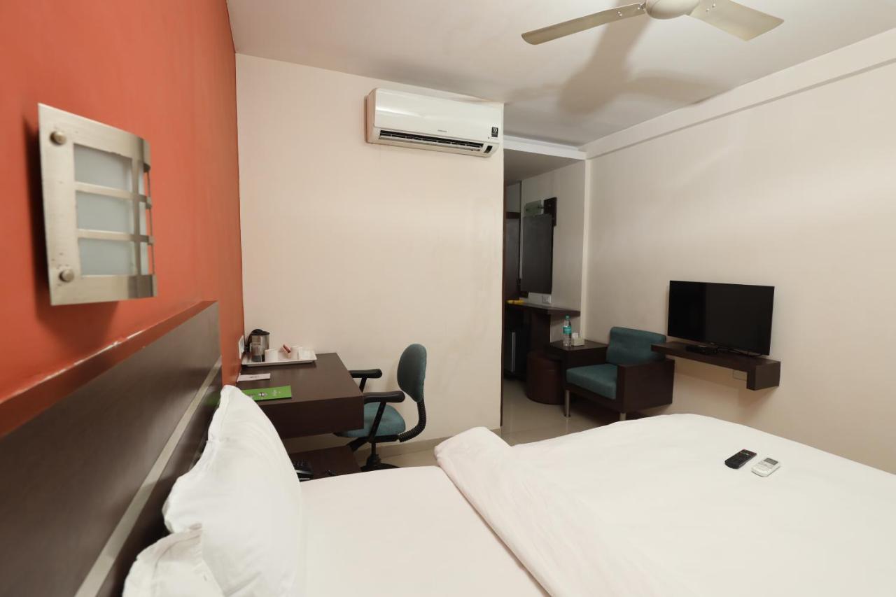 Best Western Yuvraj Surat Exterior foto