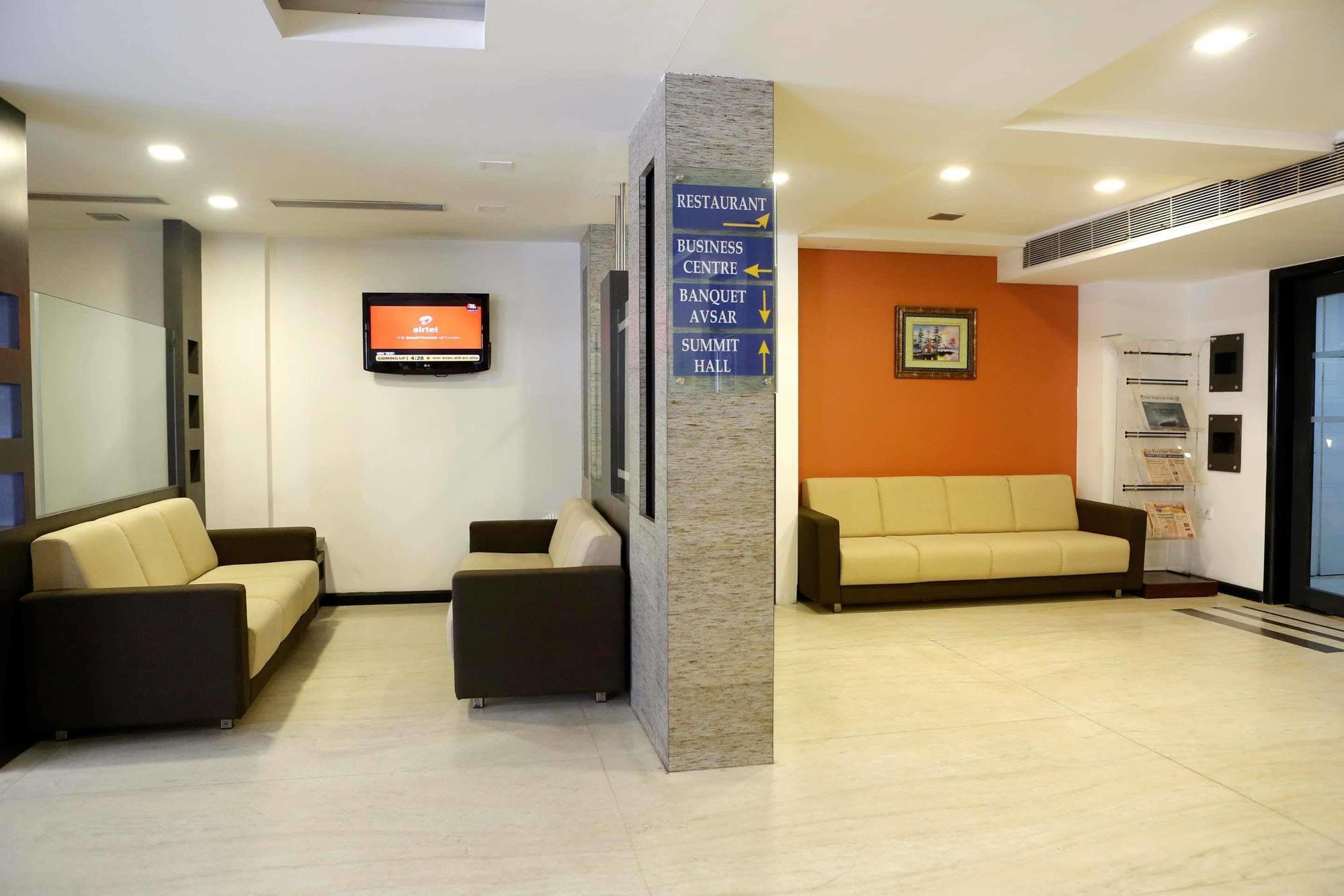 Best Western Yuvraj Surat Exterior foto