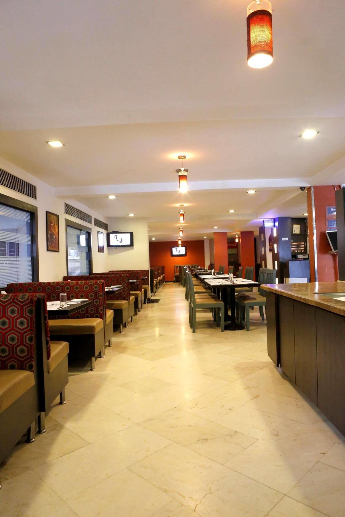 Best Western Yuvraj Surat Exterior foto