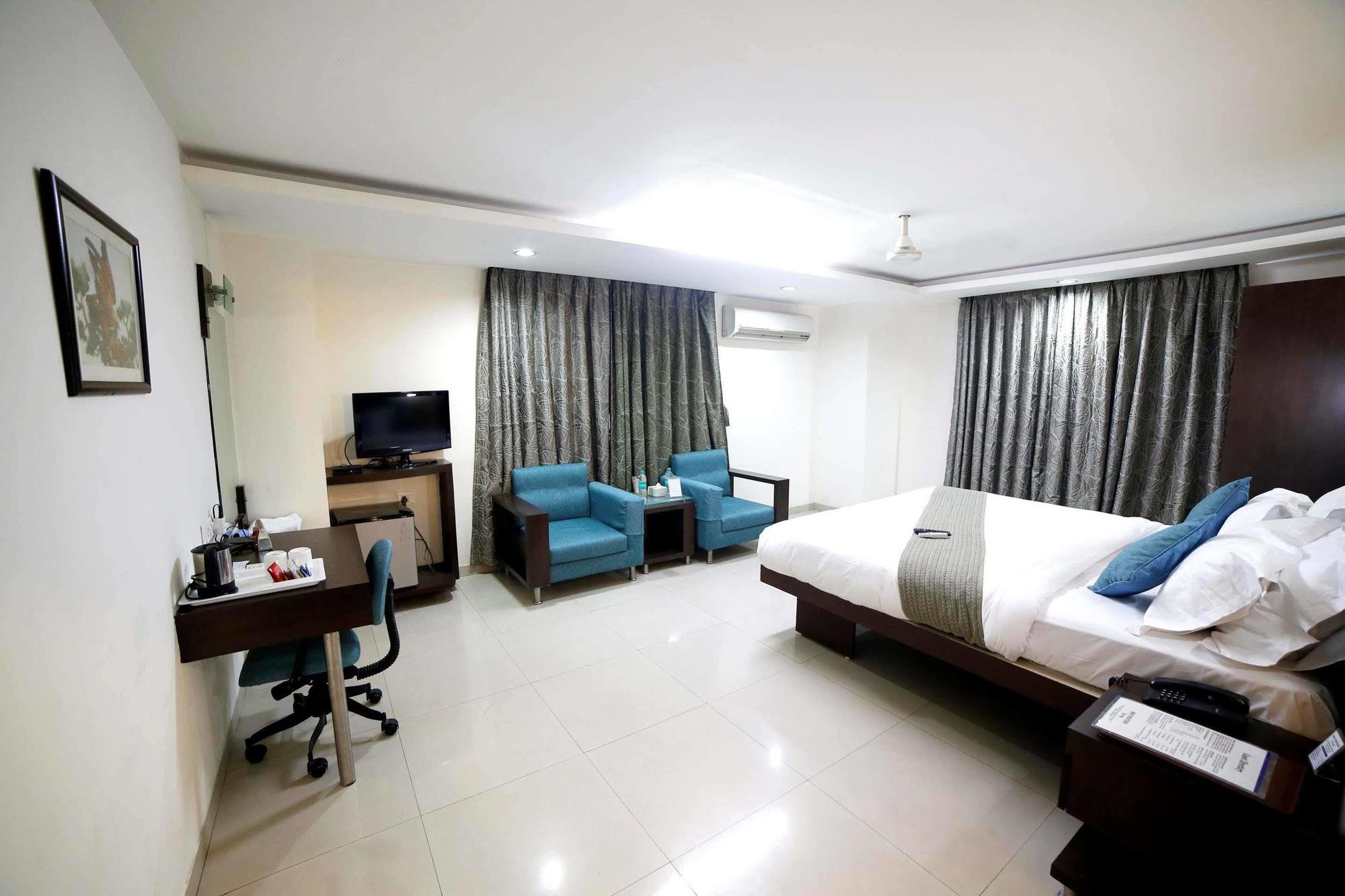 Best Western Yuvraj Surat Exterior foto